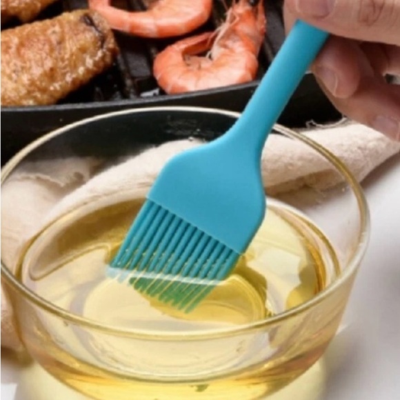 3/$16.00 Smurf Basting Brush - Picture 2 of 3